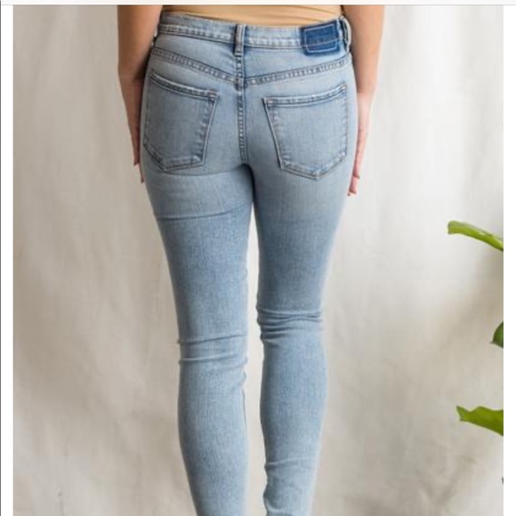 "SOPHIA" High Rise Crop Skinny w/ Unfinished Hem - Picture 4 of 4